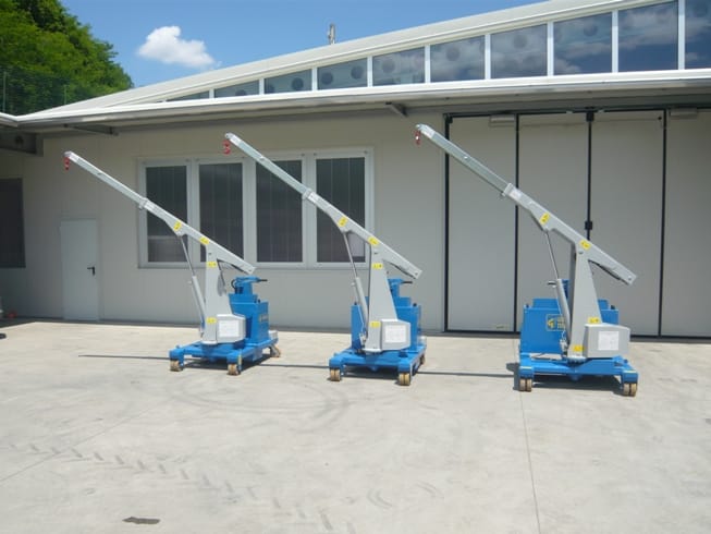 Grúas para prensas con fuerza de cierre hasta 750 kg.