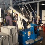 Electric crane for mold lifting with capacity up to 750 kg.