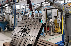 Grúas para prensas con fuerza de cierre hasta 750 kg.