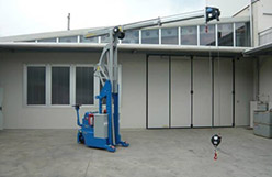 Grúas para prensas con fuerza de cierre hasta 2.000 kg