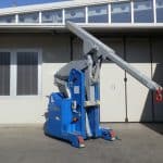 For handling molds in the tire production sector.