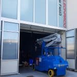 Mini crane For lifting loads up to 6.500 kg.