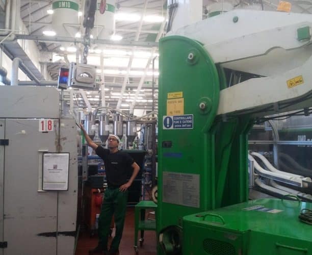 Grúas para prensas con fuerza de cierre hasta 7.500 kg.