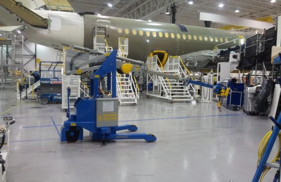 Grúa eléctrica autopropulsada